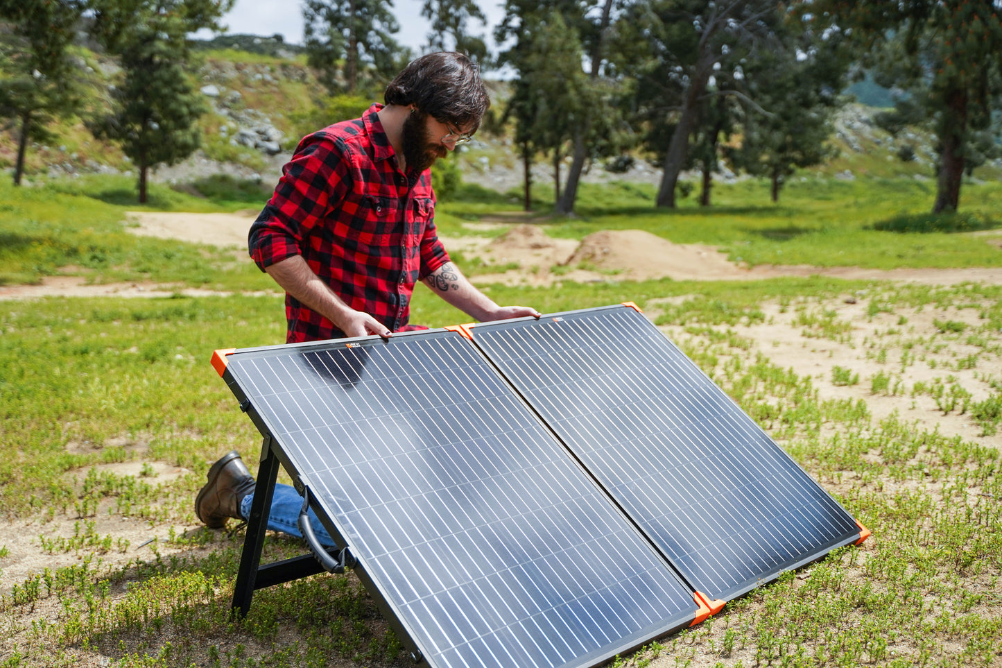 MEGA 200 Portable Briefcase Charging Kit | 200 Watt Portable 12V Solar Panel