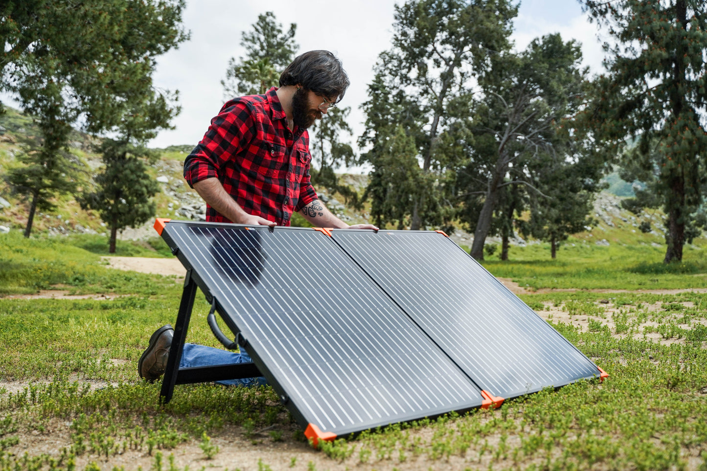 MEGA 200 Portable Briefcase Charging Kit | 200 Watt Portable 12V Solar Panel