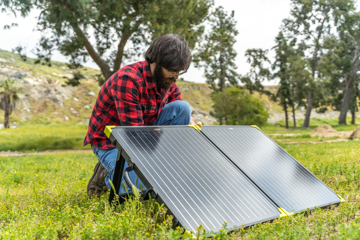 MEGA 200 Portable Briefcase Charging Kit | 200 Watt Portable 12V Solar Panel
