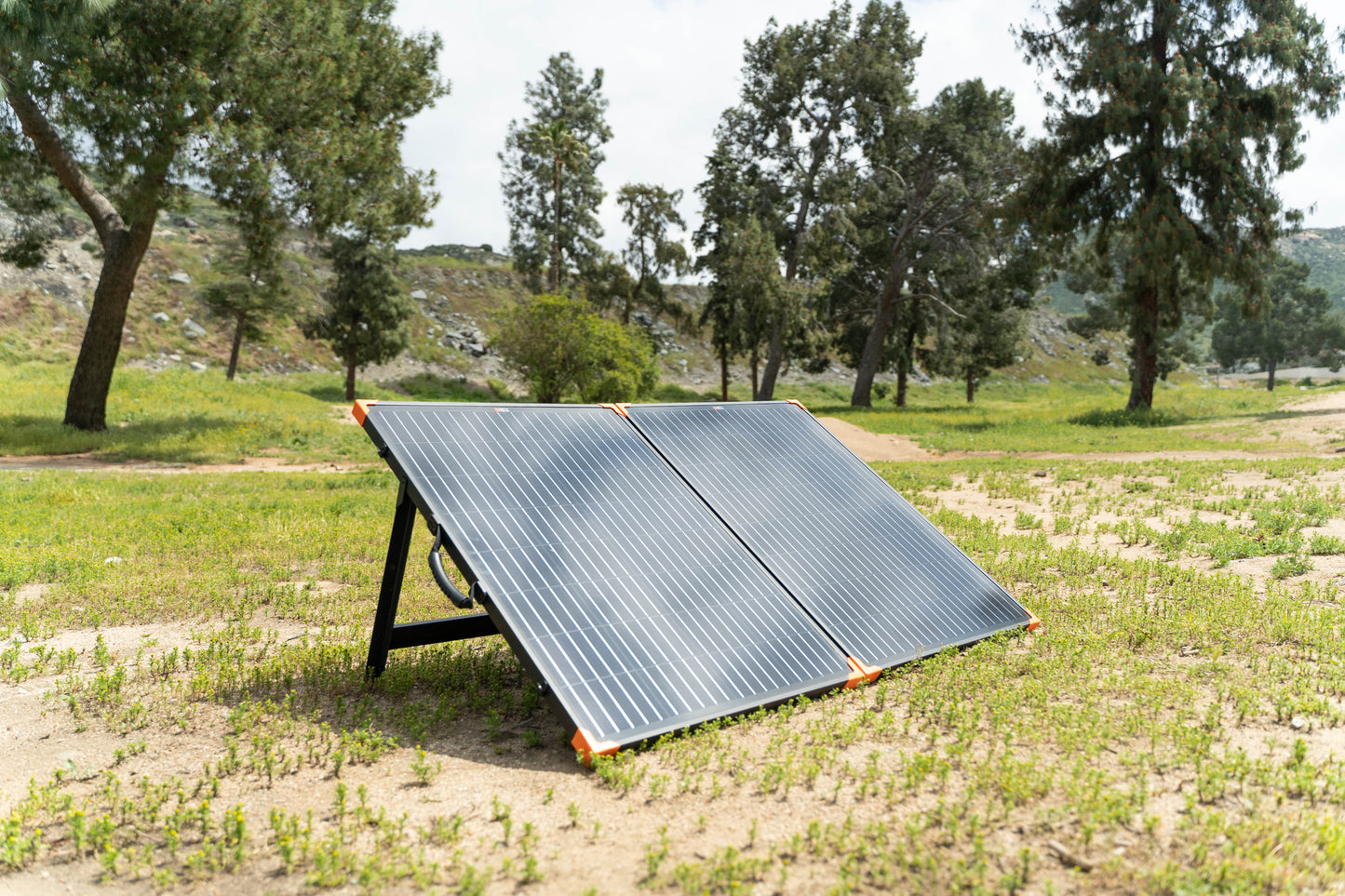 MEGA 200 Portable Briefcase Charging Kit | 200 Watt Portable 12V Solar Panel