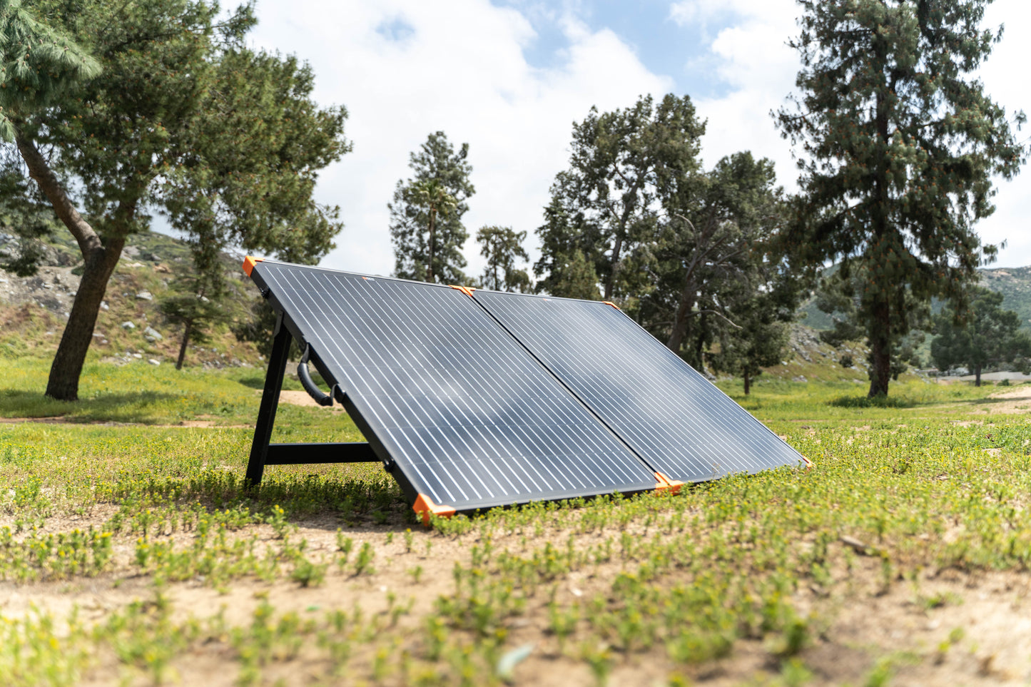 MEGA 200 Portable Briefcase Charging Kit | 200 Watt Portable 12V Solar Panel