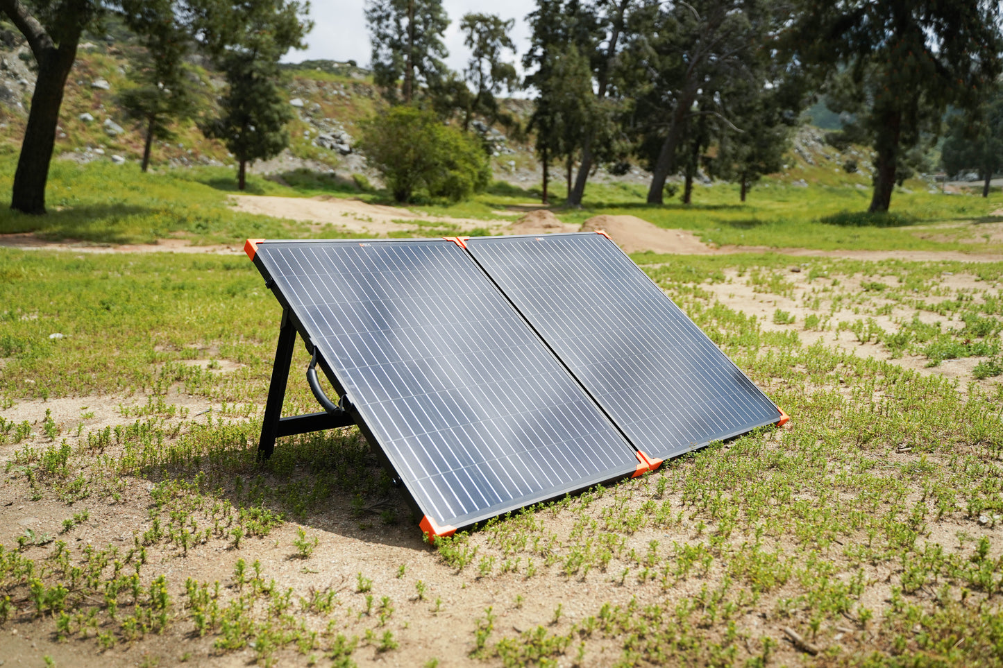 MEGA 200 Portable Briefcase Charging Kit | 200 Watt Portable 12V Solar Panel