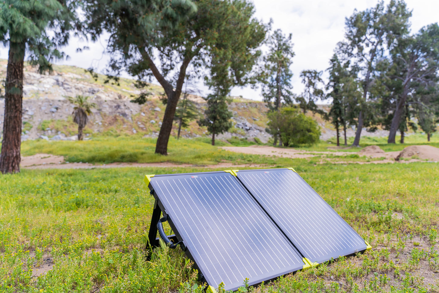 MEGA 200 Portable Briefcase Charging Kit | 200 Watt Portable 12V Solar Panel