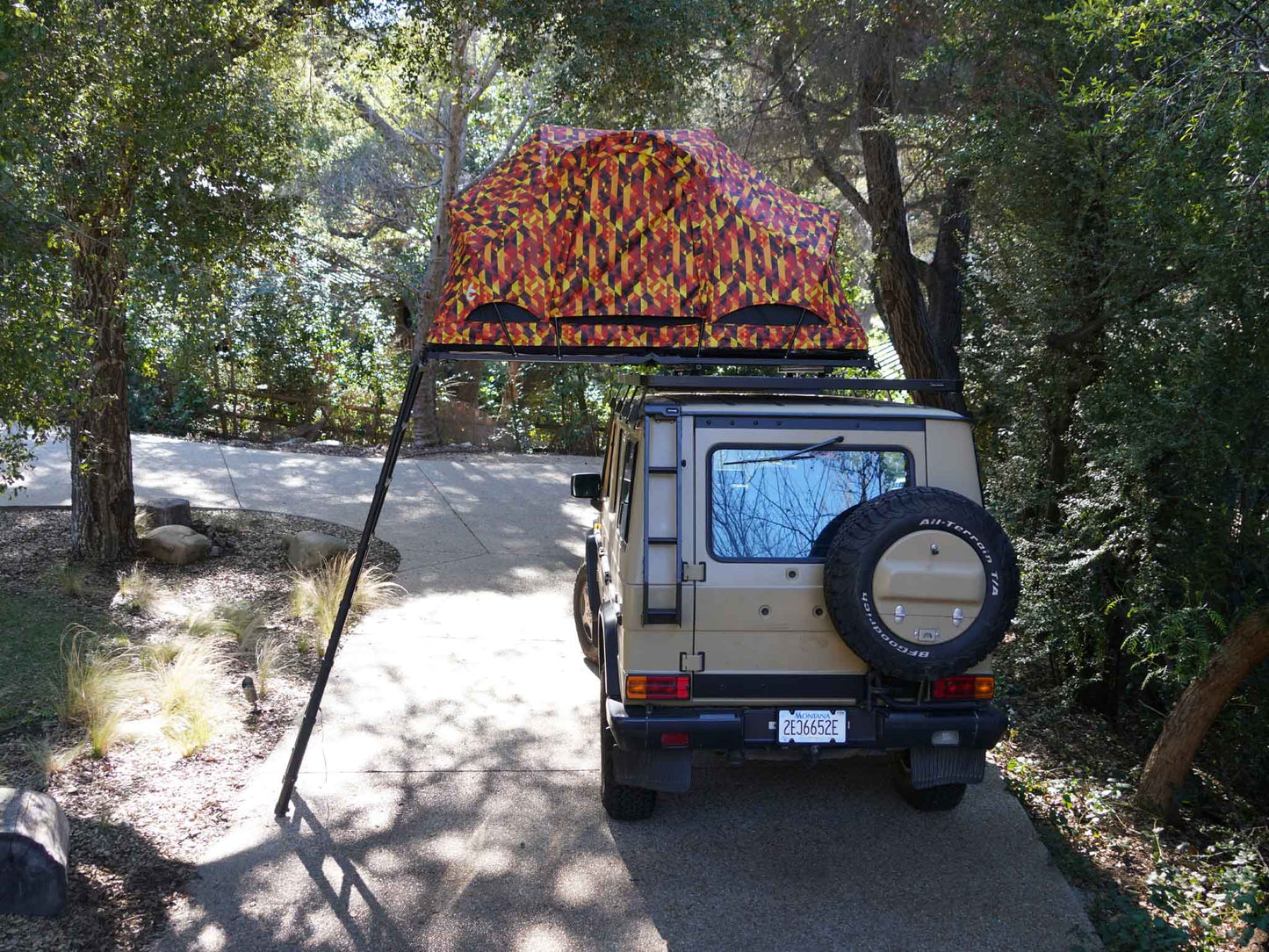 REV ROOF TOP TENT X (Ember Black Out)